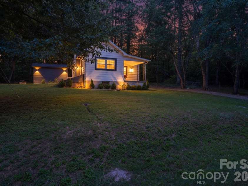 1320 Tom Fox Street, Morganton, NC 28655.  MLS# CAR4397352, YatesRealty ID 35105. 