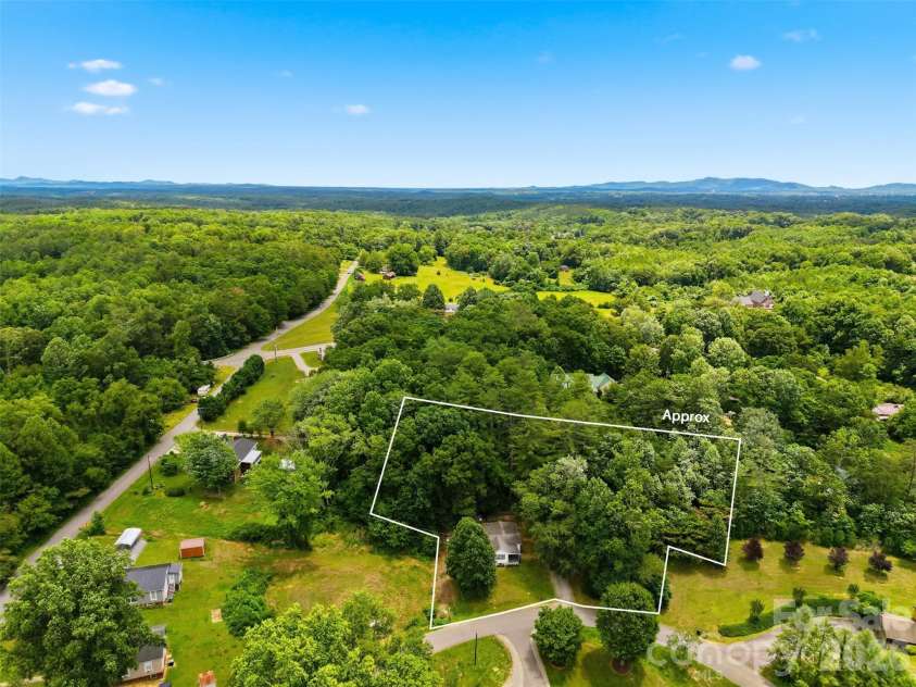 1320 Tom Fox Street, Morganton, NC 28655.  MLS# CAR4397352, YatesRealty ID 35105. 
