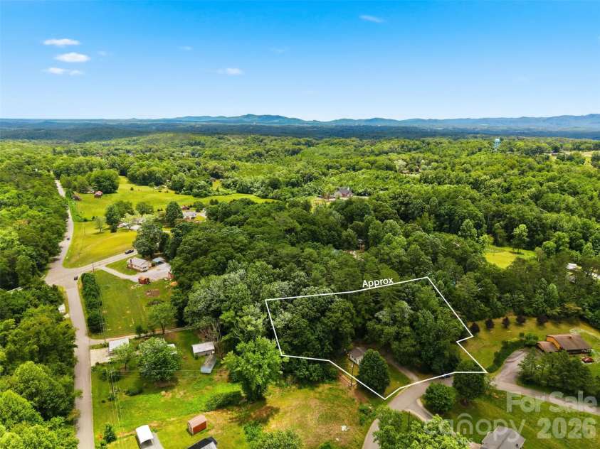 1320 Tom Fox Street, Morganton, NC 28655.  MLS# CAR4397352, YatesRealty ID 35105. 