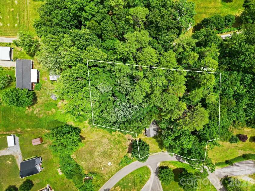 1320 Tom Fox Street, Morganton, NC 28655.  MLS# CAR4397352, YatesRealty ID 35105. 