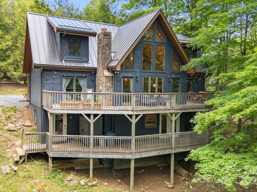 2255 Wolf Laurel Road, Mars Hill, NC 28754.  MLS# CAR4266423, YatesRealty ID 35106. 