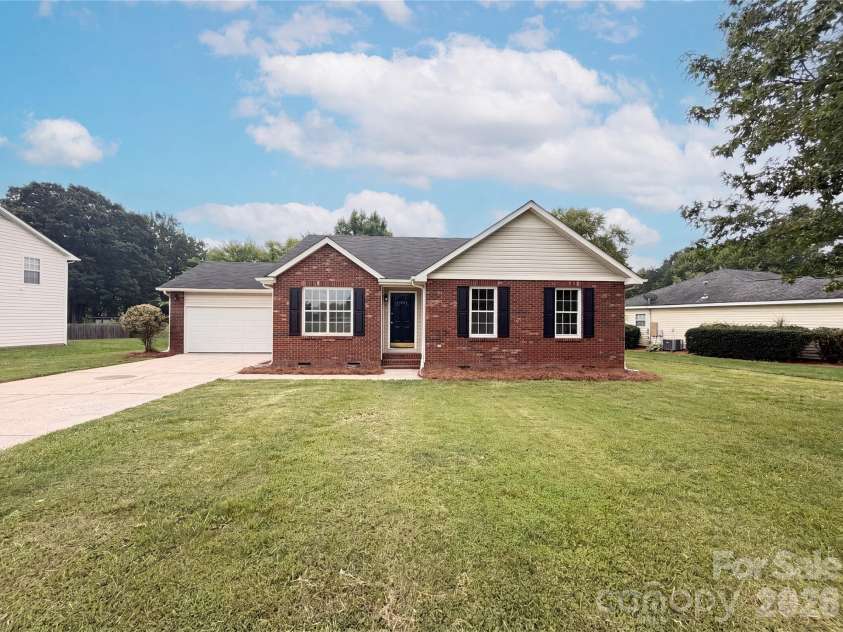 4901 Jacquelyne Drive, Indian Trail, NC 28079.  MLS# CAR4399082, YatesRealty ID 35106. 