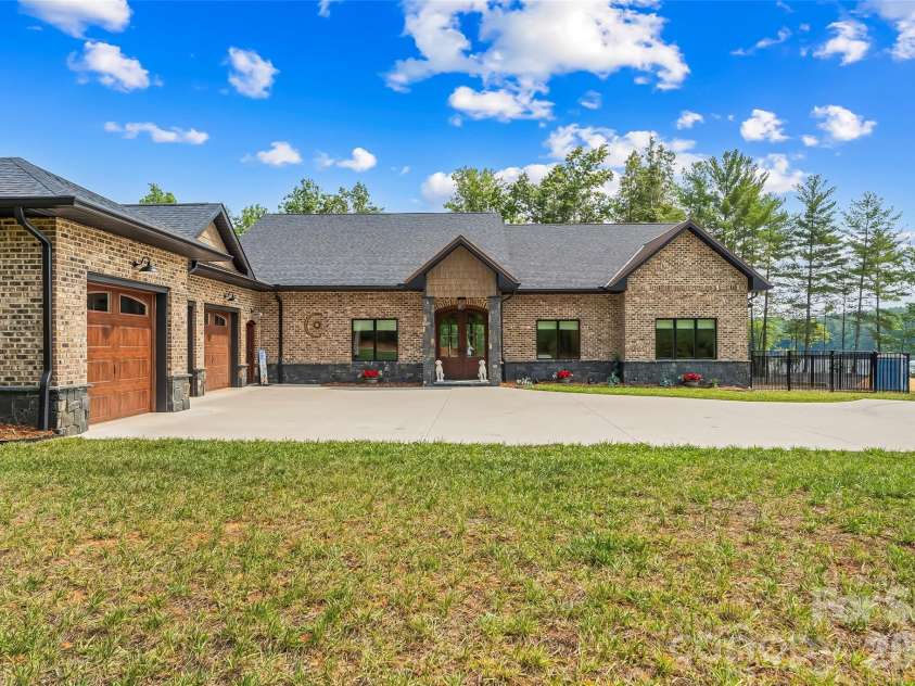 95 Linville View Drive, Nebo, NC 28761.  MLS# CAR4395600, YatesRealty ID 35107. 