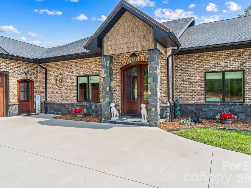 95 Linville View Drive, Nebo, NC 28761.  MLS# CAR4395600, YatesRealty ID 35107. 