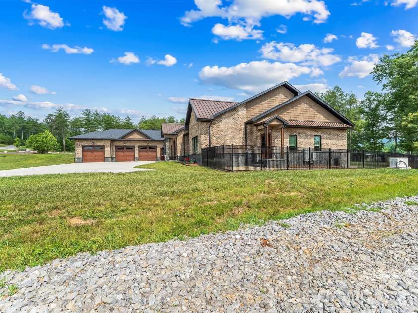 95 Linville View Drive, Nebo, NC 28761.  MLS# CAR4395600, YatesRealty ID 35107. 