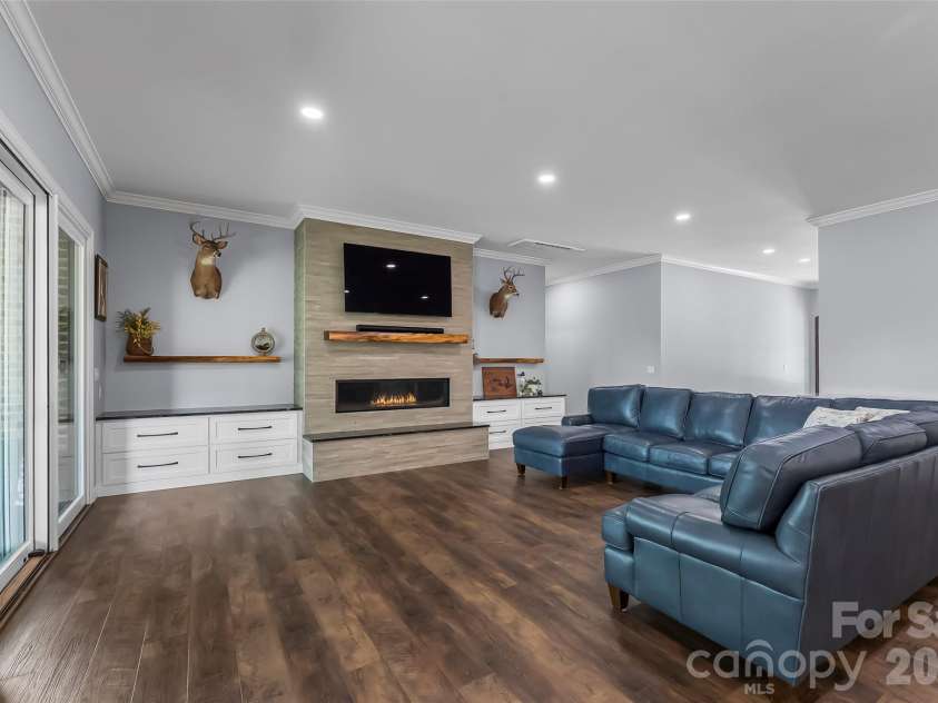 95 Linville View Drive, Nebo, NC 28761.  MLS# CAR4395600, YatesRealty ID 35107. 