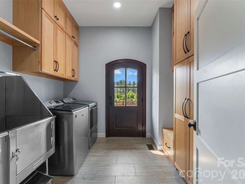 95 Linville View Drive, Nebo, NC 28761.  MLS# CAR4395600, YatesRealty ID 35107. 