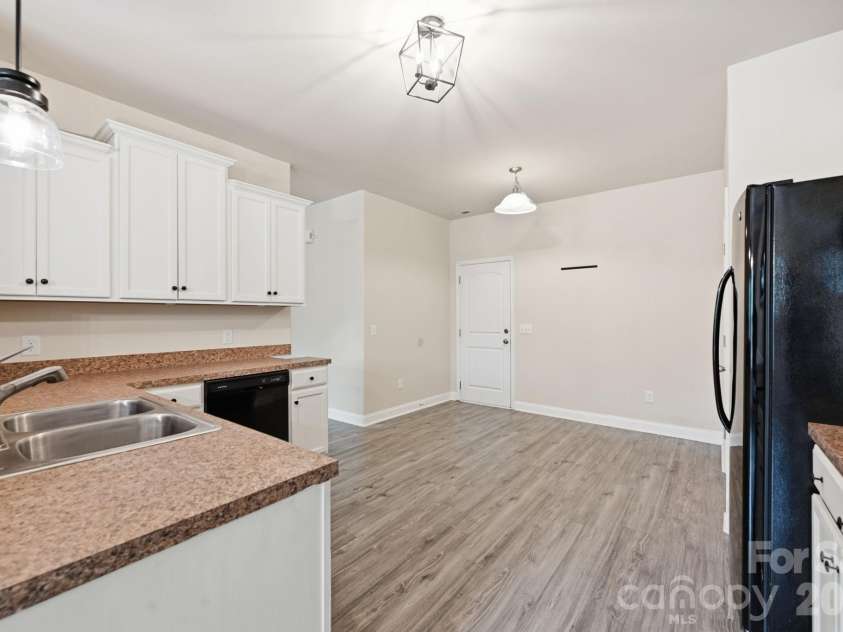 7820 Rockland Drive, Charlotte, NC 28213.  MLS# CAR4395155, YatesRealty ID 35108. 