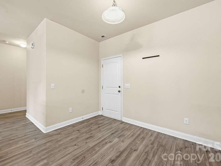 7820 Rockland Drive, Charlotte, NC 28213.  MLS# CAR4395155, YatesRealty ID 35108. 
