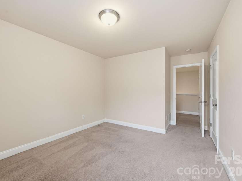 7820 Rockland Drive, Charlotte, NC 28213.  MLS# CAR4395155, YatesRealty ID 35108. 