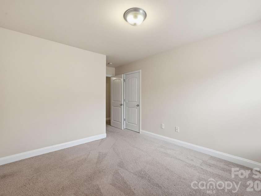 7820 Rockland Drive, Charlotte, NC 28213.  MLS# CAR4395155, YatesRealty ID 35108. 