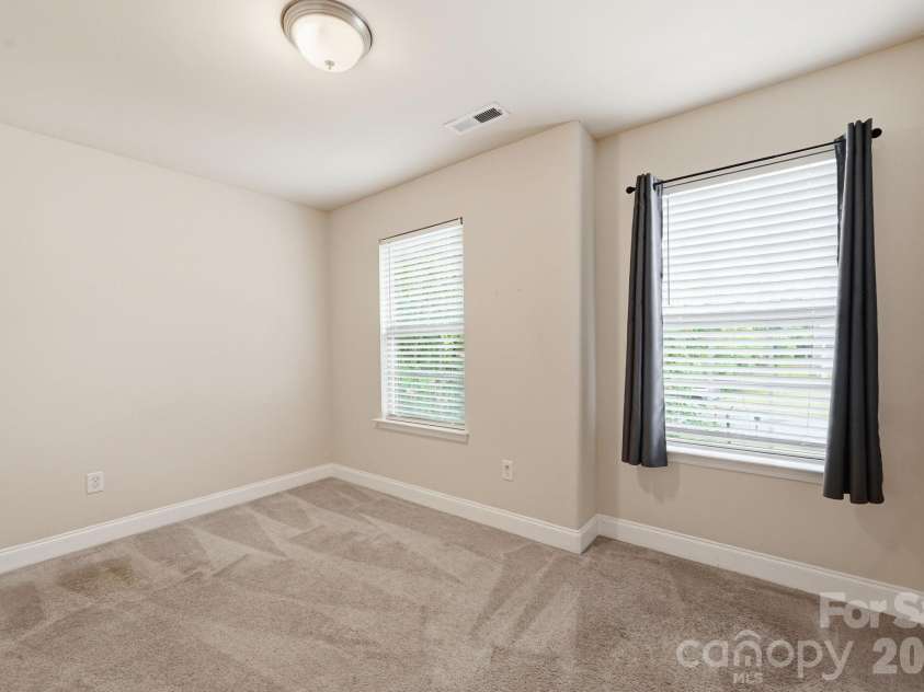 7820 Rockland Drive, Charlotte, NC 28213.  MLS# CAR4395155, YatesRealty ID 35108. 