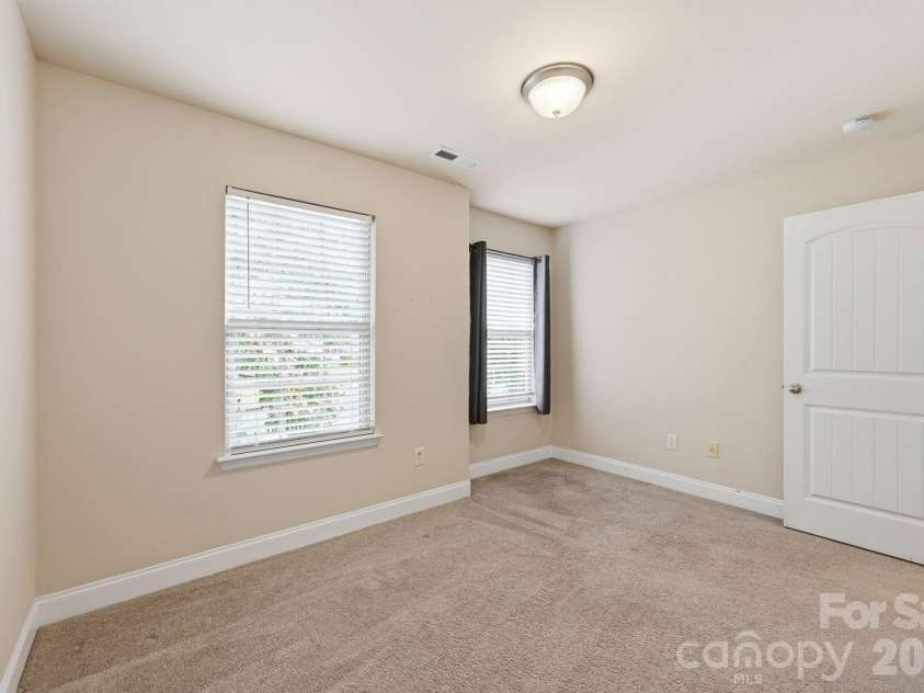 7820 Rockland Drive, Charlotte, NC 28213.  MLS# CAR4395155, YatesRealty ID 35108. 