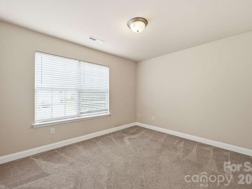 7820 Rockland Drive, Charlotte, NC 28213.  MLS# CAR4395155, YatesRealty ID 35108. 