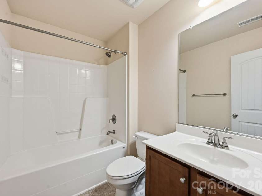 7820 Rockland Drive, Charlotte, NC 28213.  MLS# CAR4395155, YatesRealty ID 35108. 