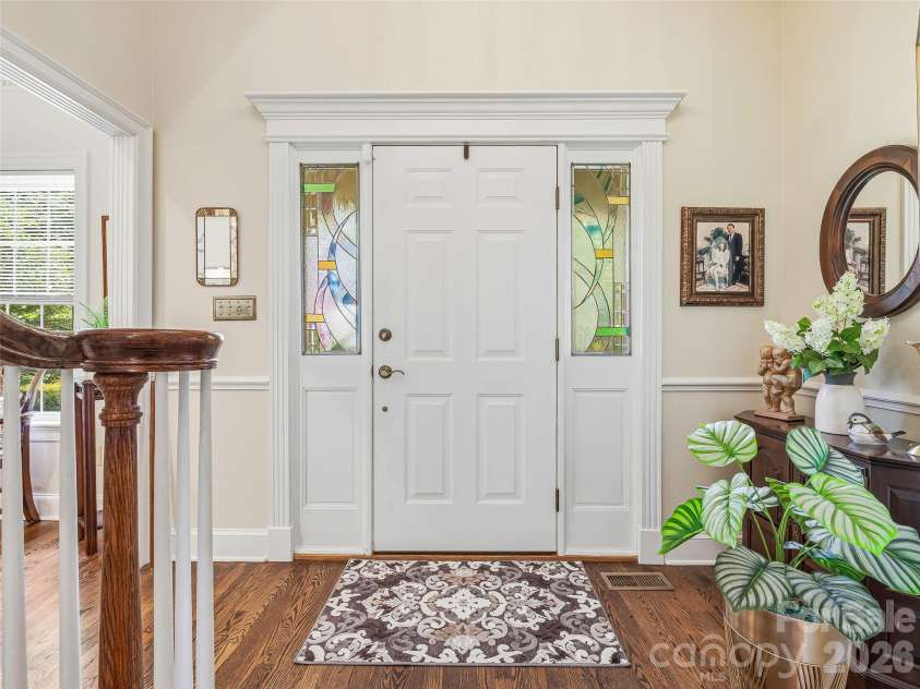 1005 Windsor Drive, Asheville, NC 28803.  MLS# CAR4399959, YatesRealty ID 35109. 