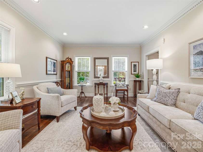 1005 Windsor Drive, Asheville, NC 28803.  MLS# CAR4399959, YatesRealty ID 35109. 