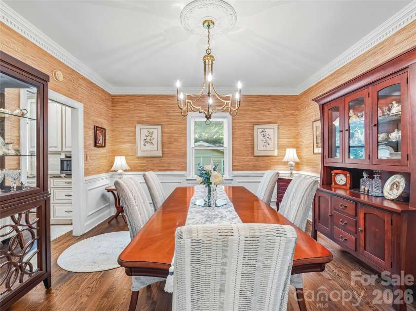 1005 Windsor Drive, Asheville, NC 28803.  MLS# CAR4399959, YatesRealty ID 35109. 