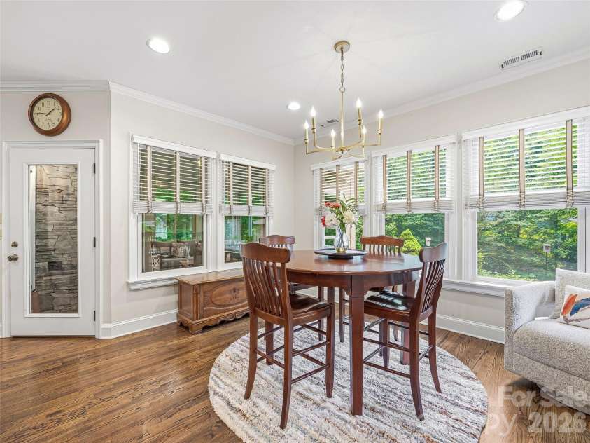 1005 Windsor Drive, Asheville, NC 28803.  MLS# CAR4399959, YatesRealty ID 35109. 
