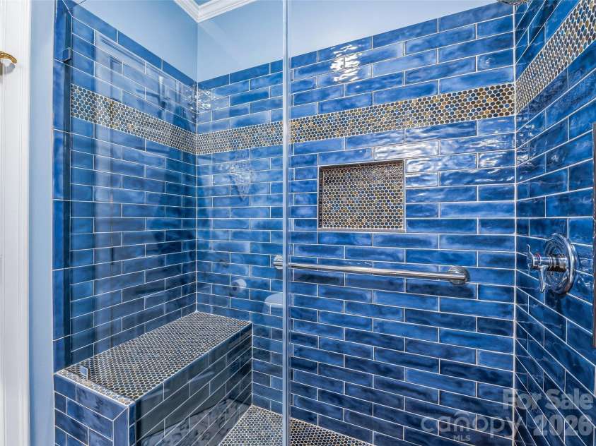 1005 Windsor Drive, Asheville, NC 28803.  MLS# CAR4399959, YatesRealty ID 35109. 