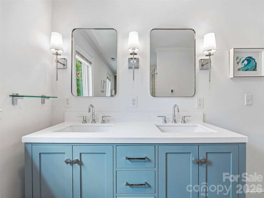 1005 Windsor Drive, Asheville, NC 28803.  MLS# CAR4399959, YatesRealty ID 35109. 