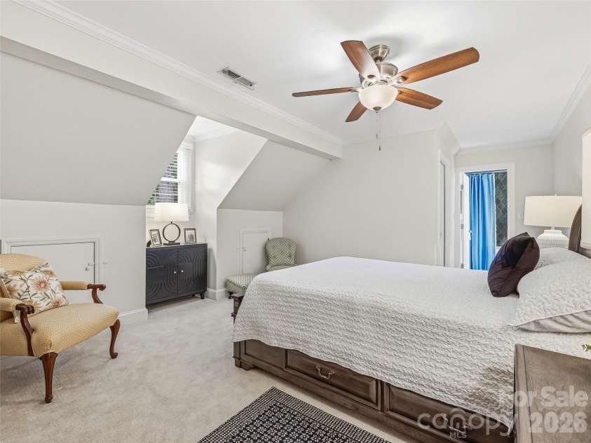 1005 Windsor Drive, Asheville, NC 28803.  MLS# CAR4399959, YatesRealty ID 35109. 