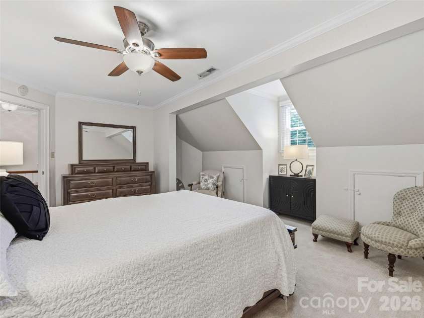 1005 Windsor Drive, Asheville, NC 28803.  MLS# CAR4399959, YatesRealty ID 35109. 