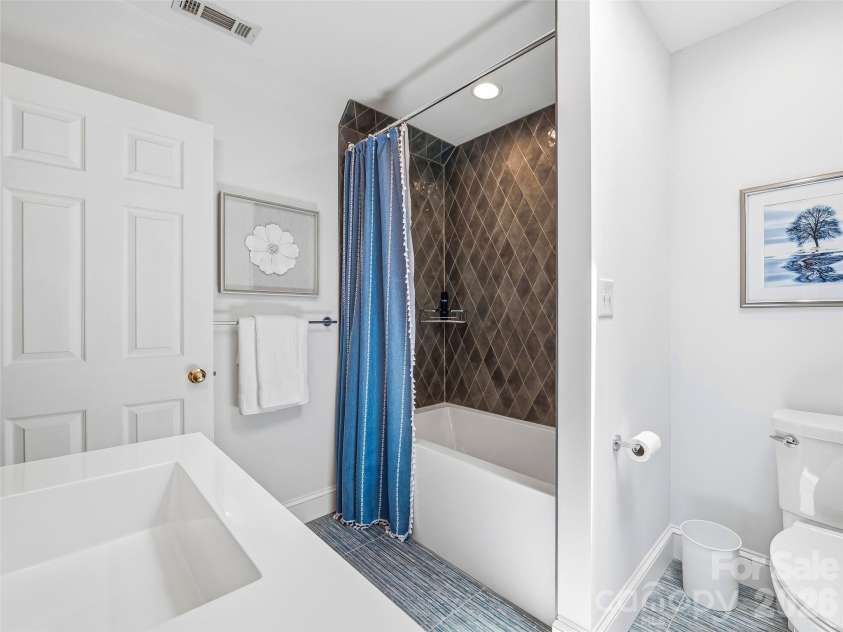 1005 Windsor Drive, Asheville, NC 28803.  MLS# CAR4399959, YatesRealty ID 35109. 