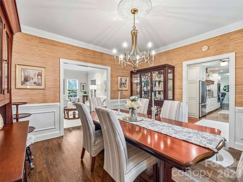 1005 Windsor Drive, Asheville, NC 28803.  MLS# CAR4399959, YatesRealty ID 35109. Formal Dining Room