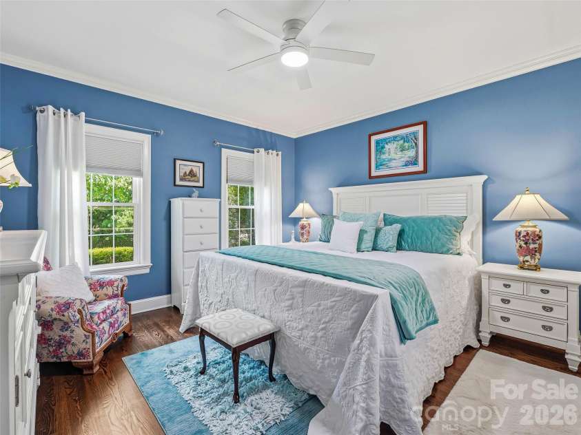 1005 Windsor Drive, Asheville, NC 28803.  MLS# CAR4399959, YatesRealty ID 35109. Main Floor Bedroom
