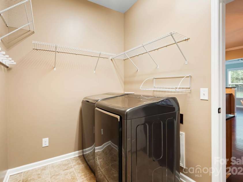 9714 Woburn Road, Charlotte, NC 28277.  MLS# CAR4289272, YatesRealty ID 35109. 