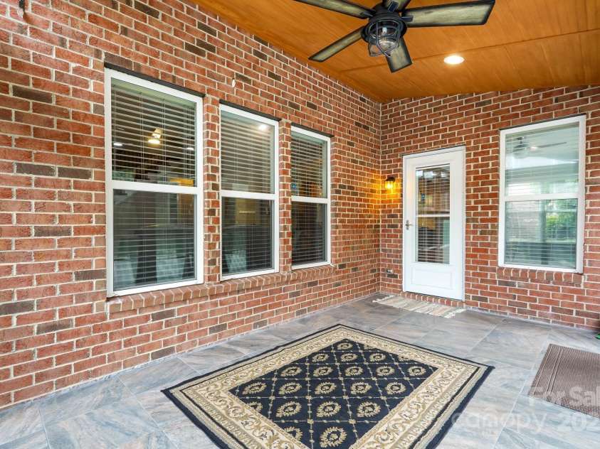 9714 Woburn Road, Charlotte, NC 28277.  MLS# CAR4289272, YatesRealty ID 35109. 