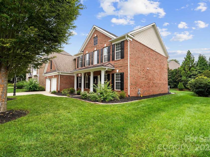 9714 Woburn Road, Charlotte, NC 28277.  MLS# CAR4289272, YatesRealty ID 35109. 