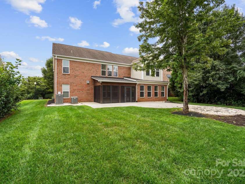 9714 Woburn Road, Charlotte, NC 28277.  MLS# CAR4289272, YatesRealty ID 35109. 
