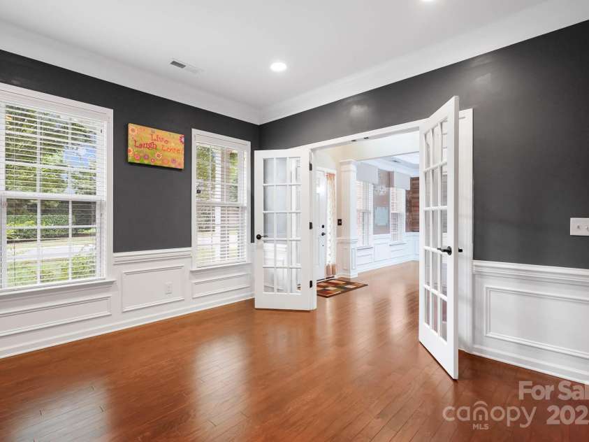9714 Woburn Road, Charlotte, NC 28277.  MLS# CAR4289272, YatesRealty ID 35109. 
