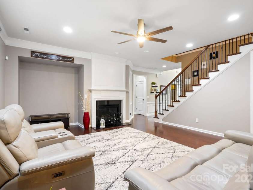 9714 Woburn Road, Charlotte, NC 28277.  MLS# CAR4289272, YatesRealty ID 35109. 