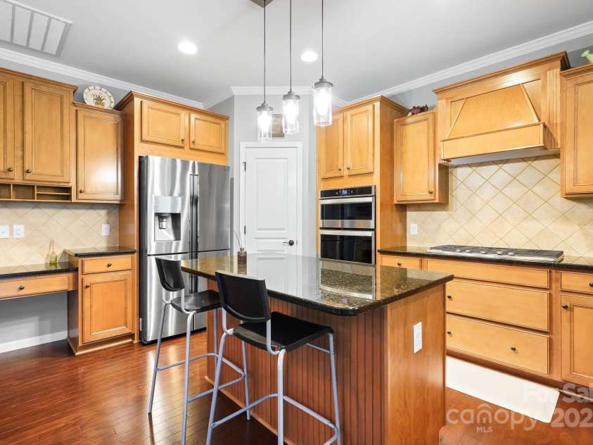 9714 Woburn Road, Charlotte, NC 28277.  MLS# CAR4289272, YatesRealty ID 35109. 