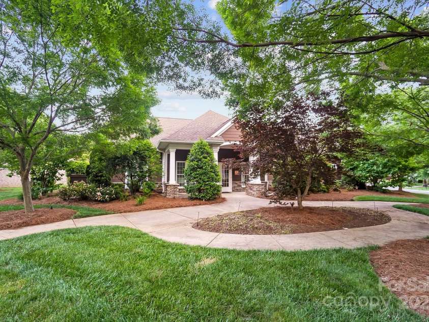 9714 Woburn Road, Charlotte, NC 28277.  MLS# CAR4289272, YatesRealty ID 35109. Community Clubhouse