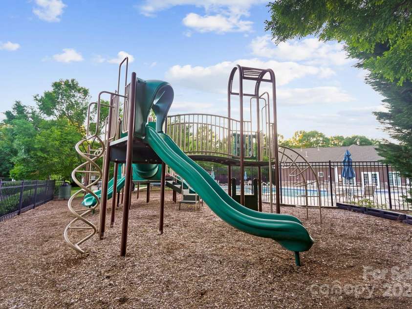 9714 Woburn Road, Charlotte, NC 28277.  MLS# CAR4289272, YatesRealty ID 35109. Community Playground