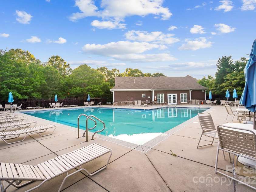 9714 Woburn Road, Charlotte, NC 28277.  MLS# CAR4289272, YatesRealty ID 35109. Community Pool
