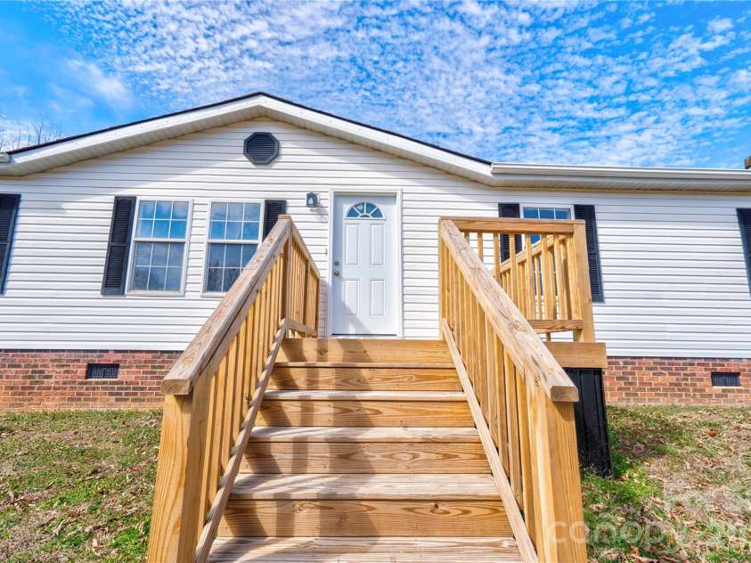 112 Jenny Drive, Shelby, NC 28152.  MLS# CAR4346824, YatesRealty ID 3511. 