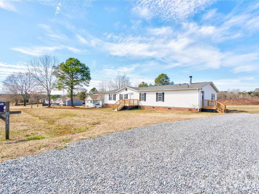 112 Jenny Drive, Shelby, NC 28152.  MLS# CAR4346824, YatesRealty ID 3511. 
