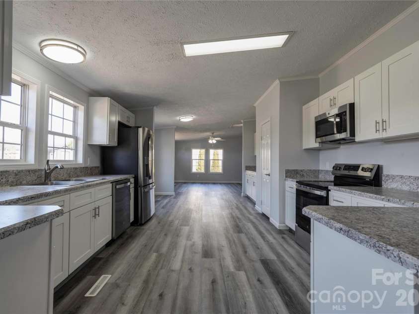 112 Jenny Drive, Shelby, NC 28152.  MLS# CAR4346824, YatesRealty ID 3511. 