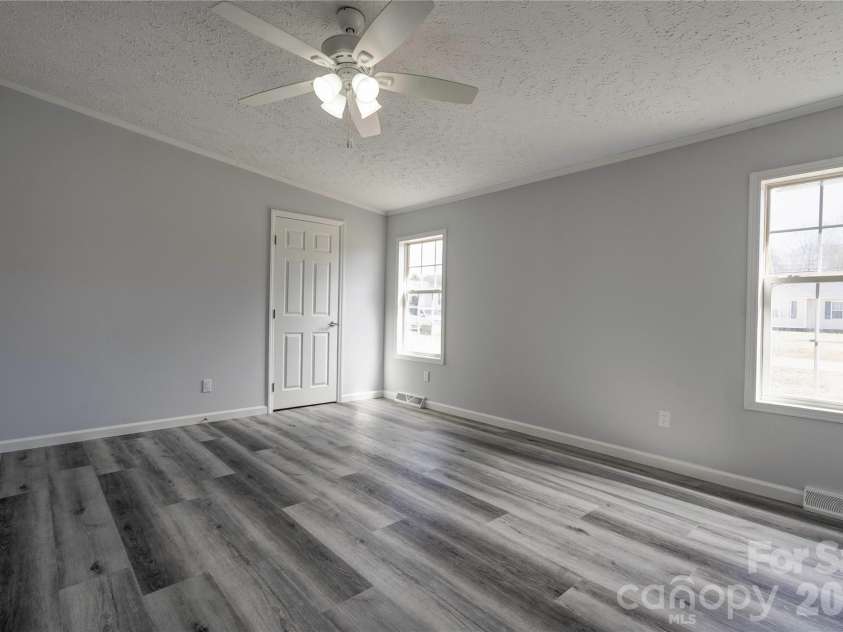112 Jenny Drive, Shelby, NC 28152.  MLS# CAR4346824, YatesRealty ID 3511. 