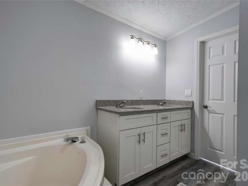 112 Jenny Drive, Shelby, NC 28152.  MLS# CAR4346824, YatesRealty ID 3511. 