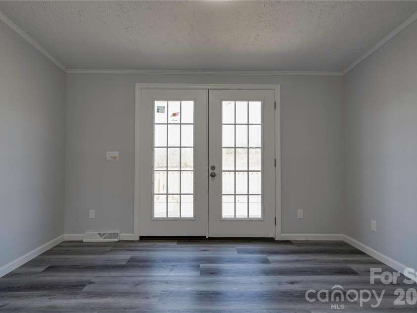 112 Jenny Drive, Shelby, NC 28152.  MLS# CAR4346824, YatesRealty ID 3511. 
