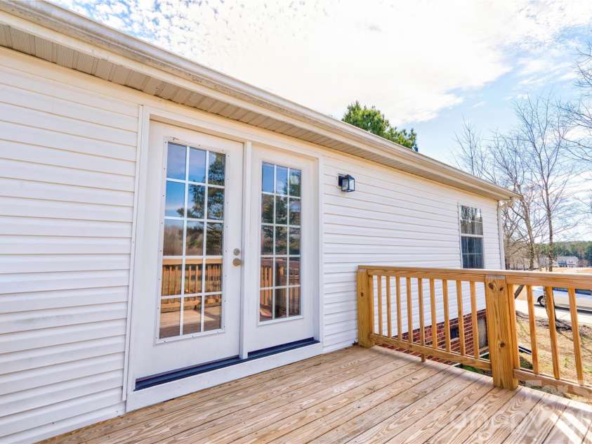 112 Jenny Drive, Shelby, NC 28152.  MLS# CAR4346824, YatesRealty ID 3511. 