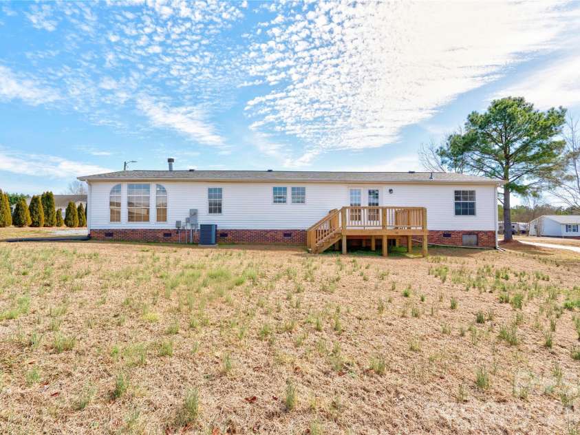 112 Jenny Drive, Shelby, NC 28152.  MLS# CAR4346824, YatesRealty ID 3511. 