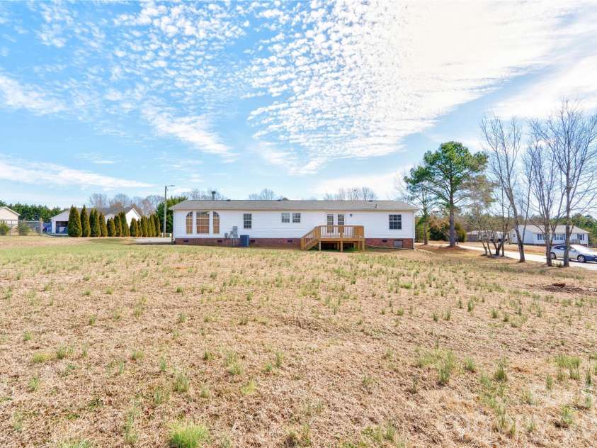 112 Jenny Drive, Shelby, NC 28152.  MLS# CAR4346824, YatesRealty ID 3511. 