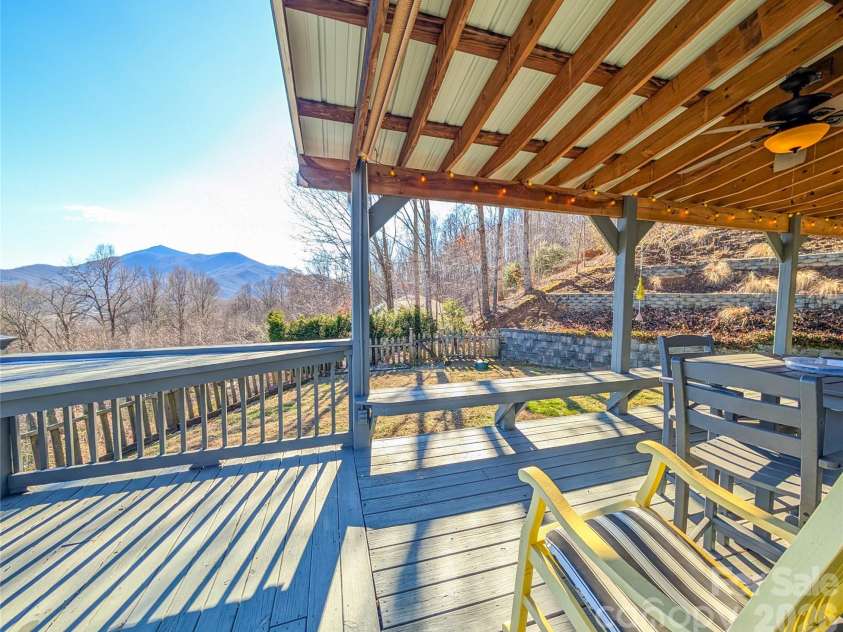 305 Majestic Mountain Drive, Burnsville, NC 28714.  MLS# CAR4336444, YatesRealty ID 3511. 